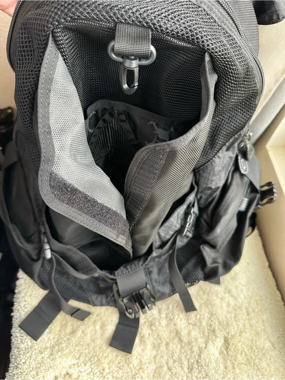 Vintage Oakley Icon 2.0 Backpack Rare Y2K Blackout Skull Liner